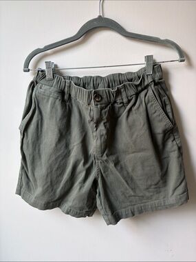 Cove Men's Olive Flat-Front Casual Shorts
